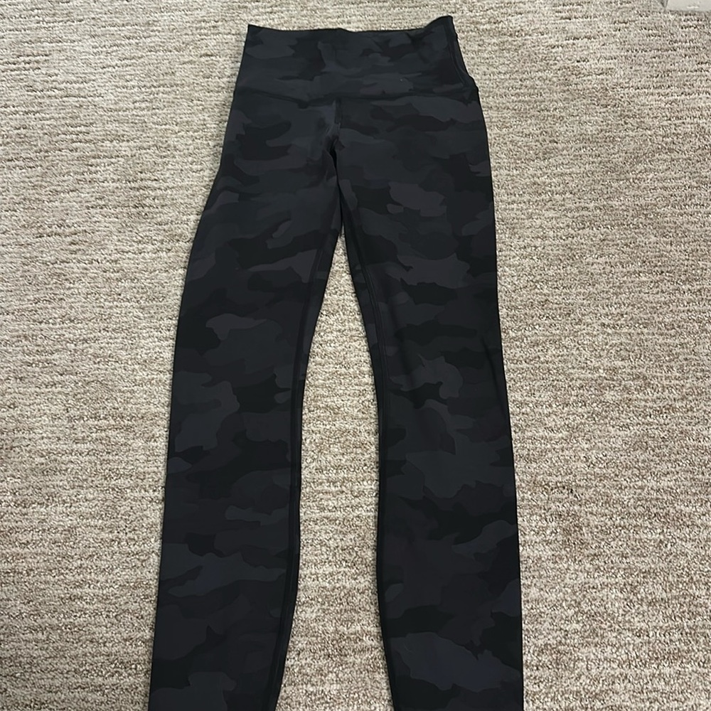 Lululemon camo Wunder Under. Size 4. Great condition!